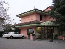 Foto 1 di Hotel - La Villa
